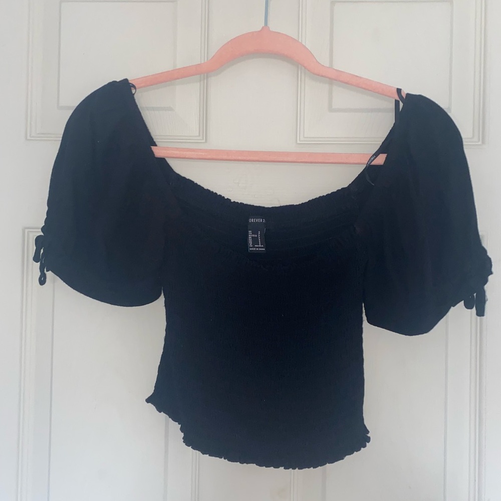 Cropped Black Puff Sleeve Top